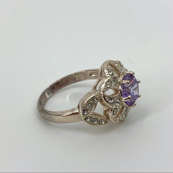 Avon Dazzling Floral Purple Cubic Zirconia Silver Tone Cocktail Ring, 10 - Picture 7 of 15